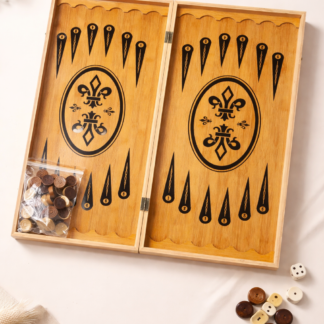 Набор для игры в нарды и шашки.